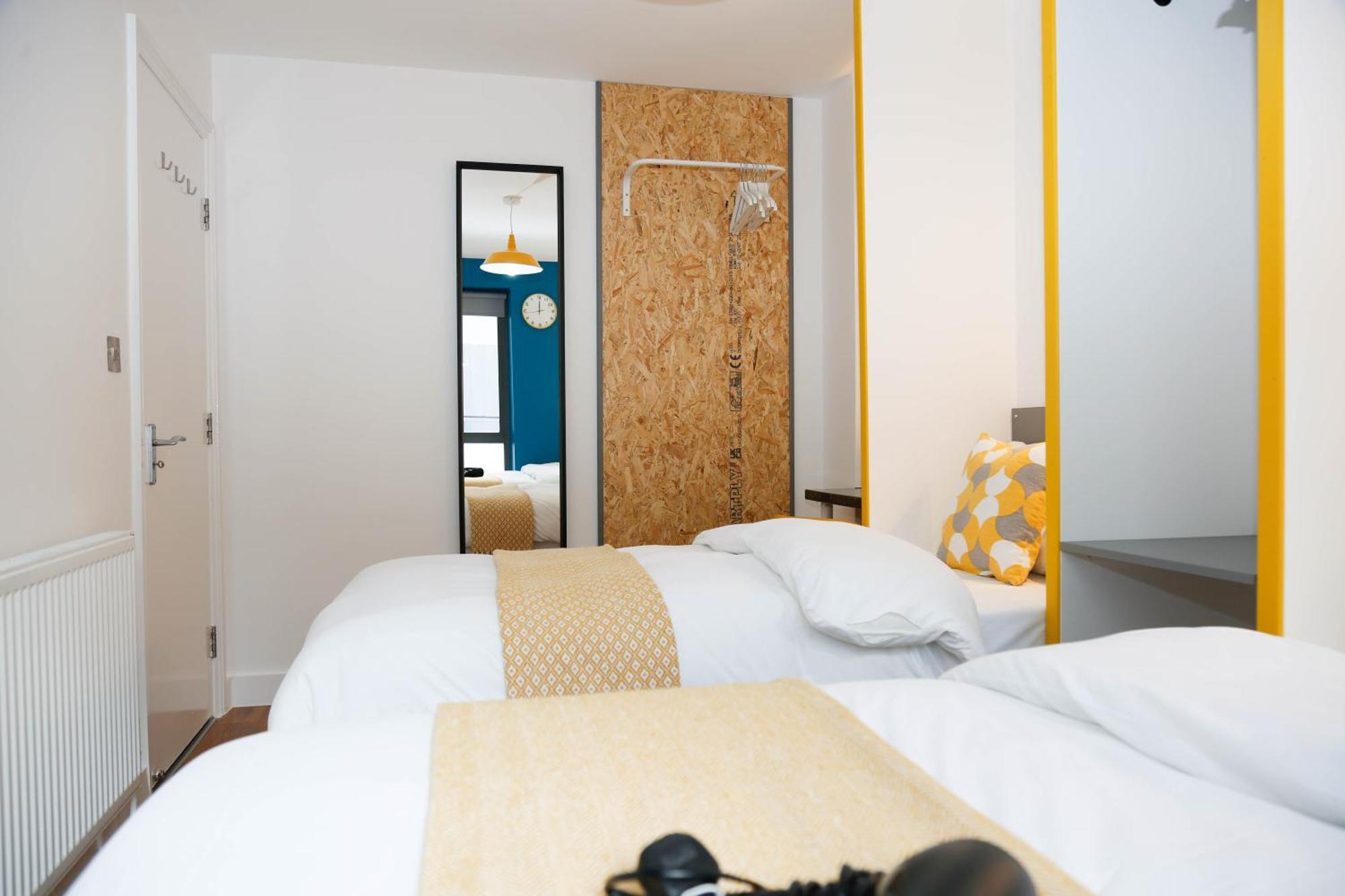 New Luxury Apartments In Central Location Next To Shops, Cafes, Bars & Metro Londres Exterior foto