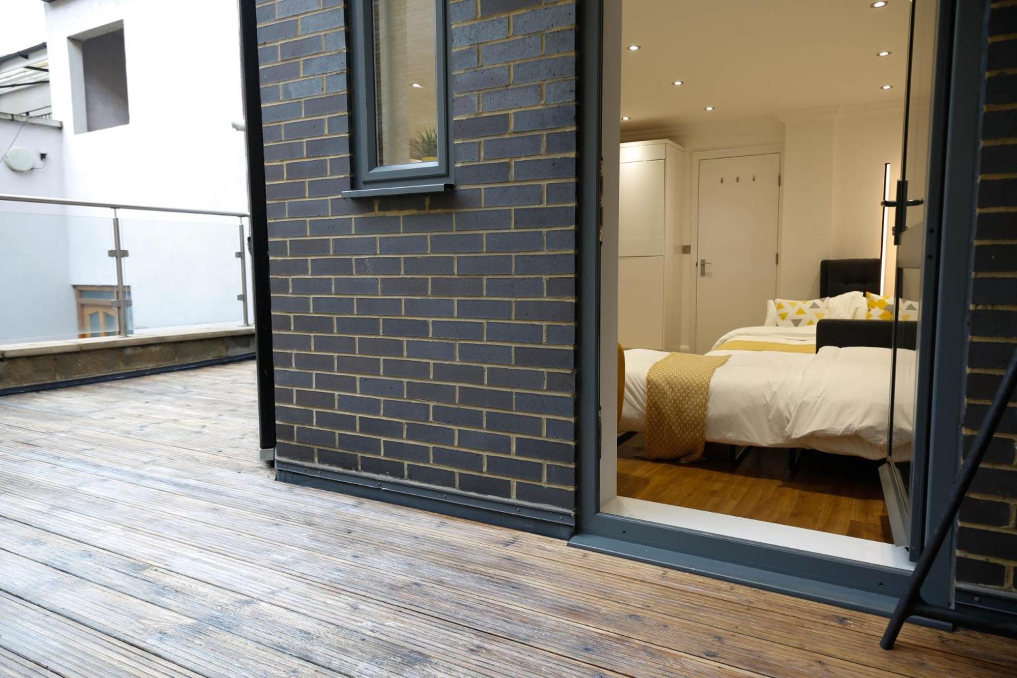 New Luxury Apartments In Central Location Next To Shops, Cafes, Bars & Metro Londres Exterior foto