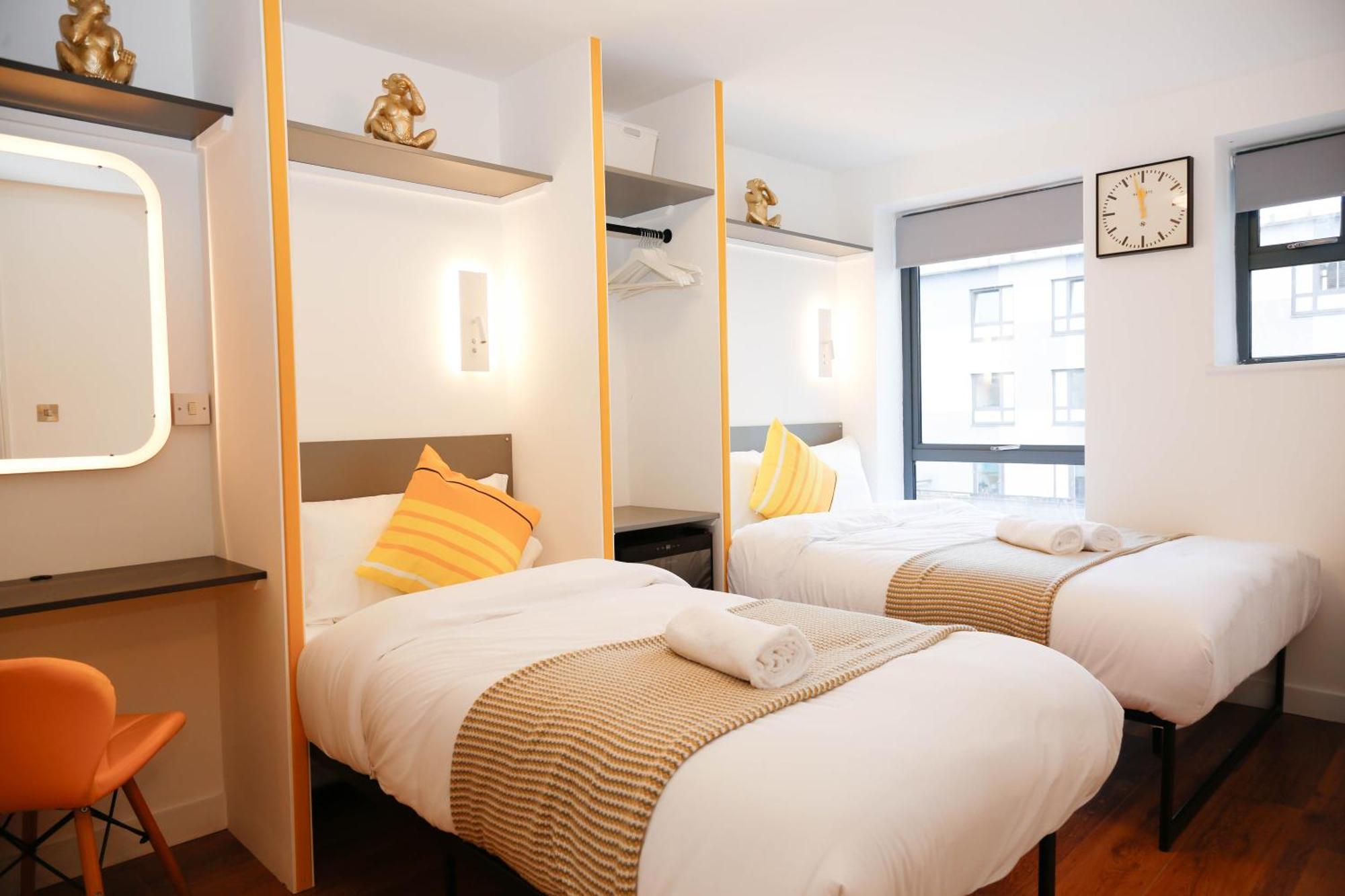 New Luxury Apartments In Central Location Next To Shops, Cafes, Bars & Metro Londres Exterior foto