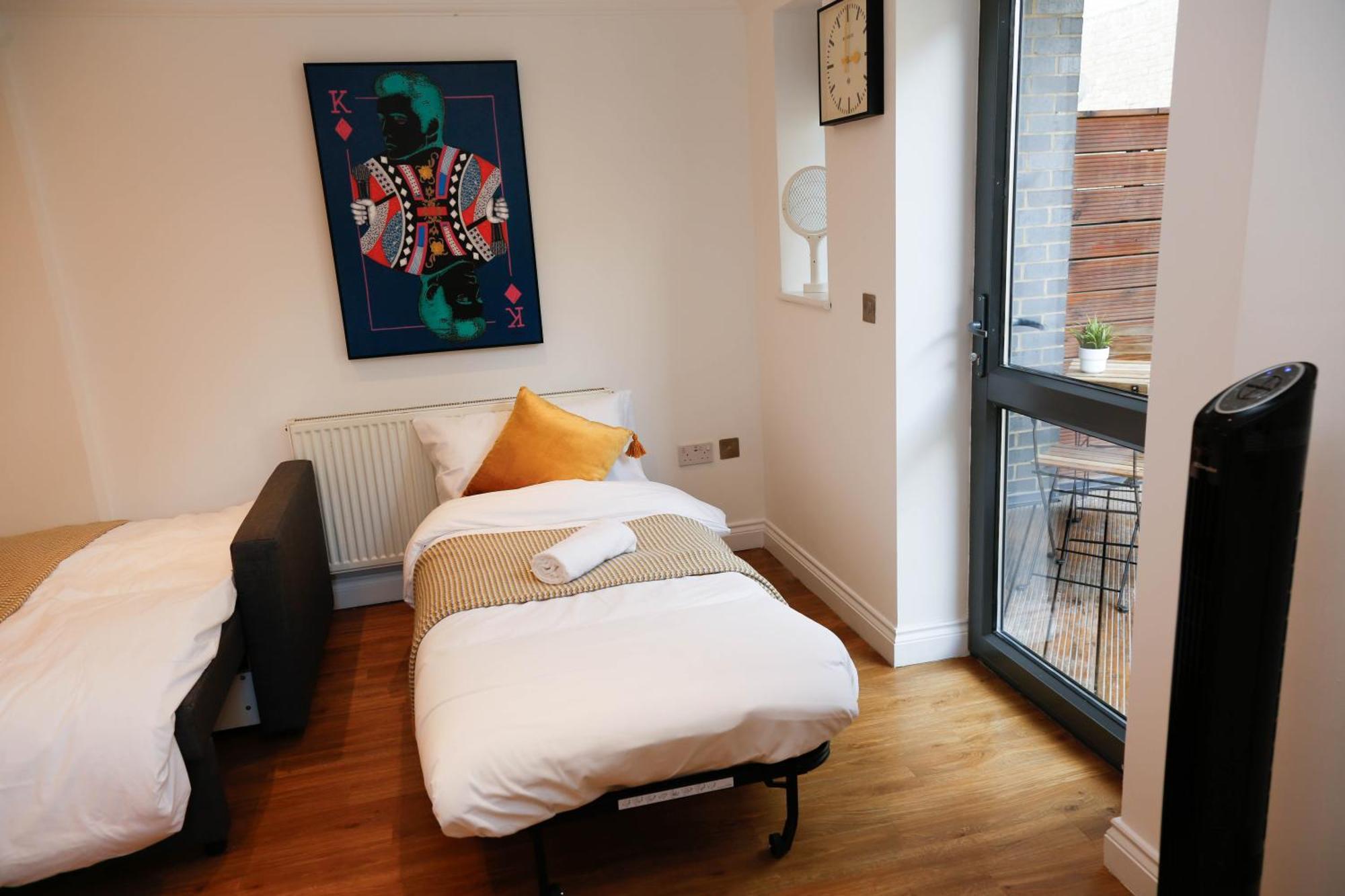 New Luxury Apartments In Central Location Next To Shops, Cafes, Bars & Metro Londres Exterior foto
