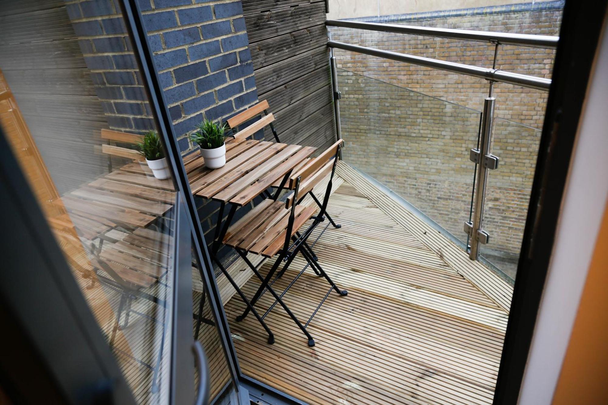 New Luxury Apartments In Central Location Next To Shops, Cafes, Bars & Metro Londres Exterior foto