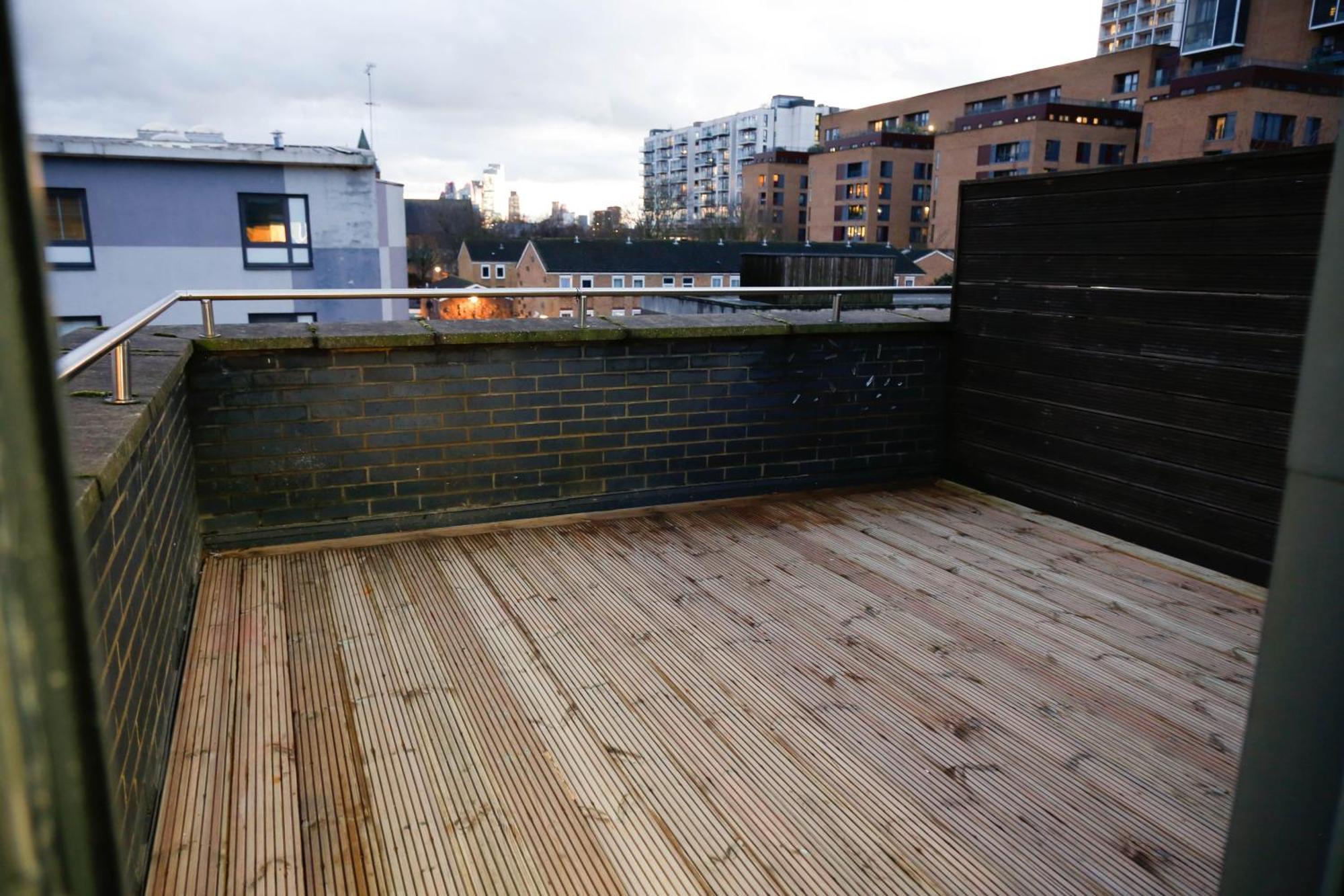 New Luxury Apartments In Central Location Next To Shops, Cafes, Bars & Metro Londres Exterior foto