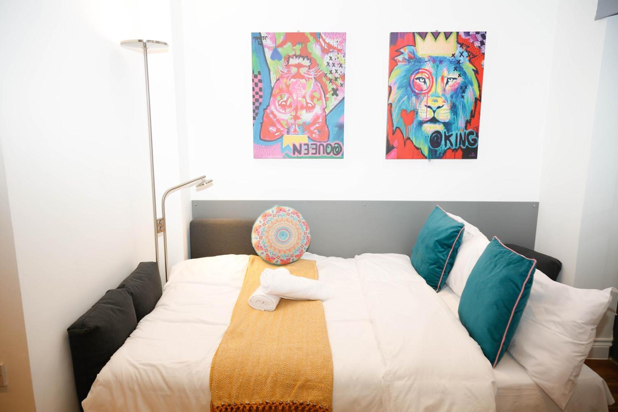 New Luxury Apartments In Central Location Next To Shops, Cafes, Bars & Metro Londres Exterior foto
