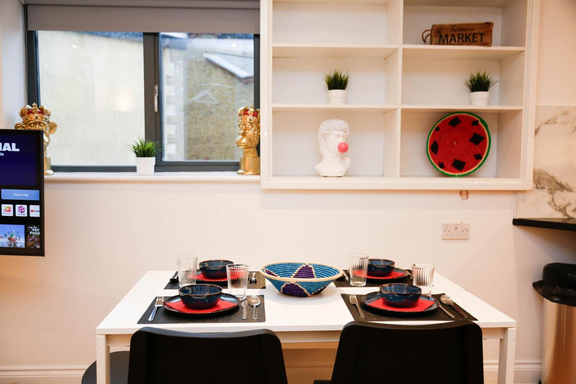 New Luxury Apartments In Central Location Next To Shops, Cafes, Bars & Metro Londres Exterior foto