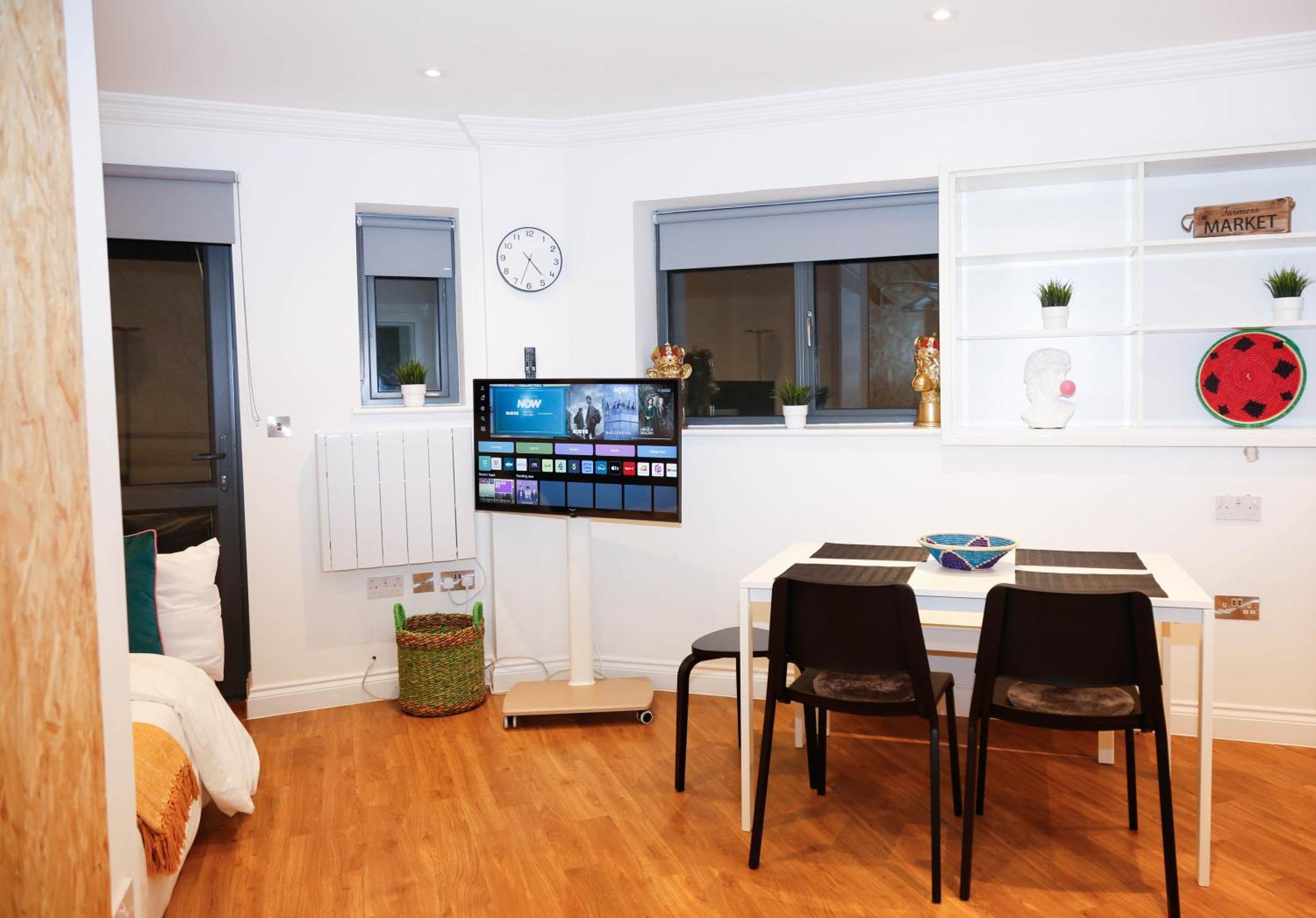 New Luxury Apartments In Central Location Next To Shops, Cafes, Bars & Metro Londres Exterior foto
