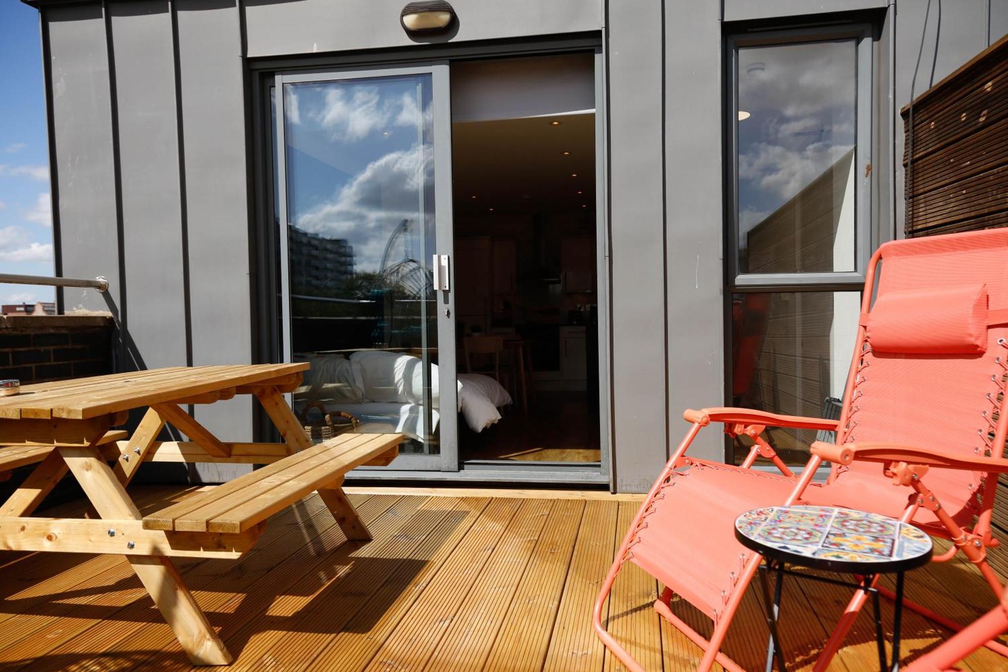 New Luxury Apartments In Central Location Next To Shops, Cafes, Bars & Metro Londres Exterior foto