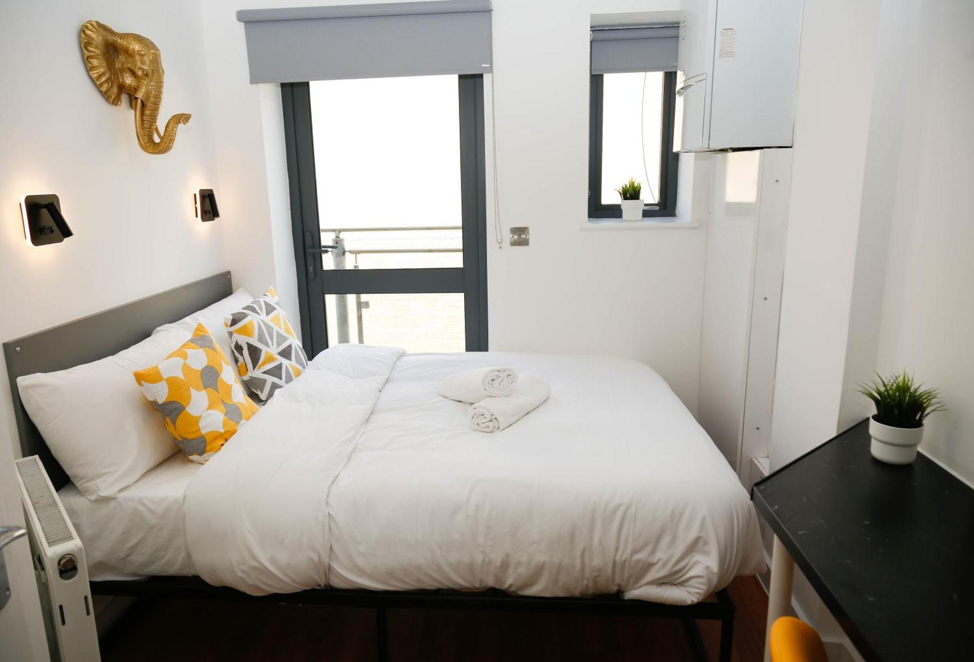New Luxury Apartments In Central Location Next To Shops, Cafes, Bars & Metro Londres Exterior foto