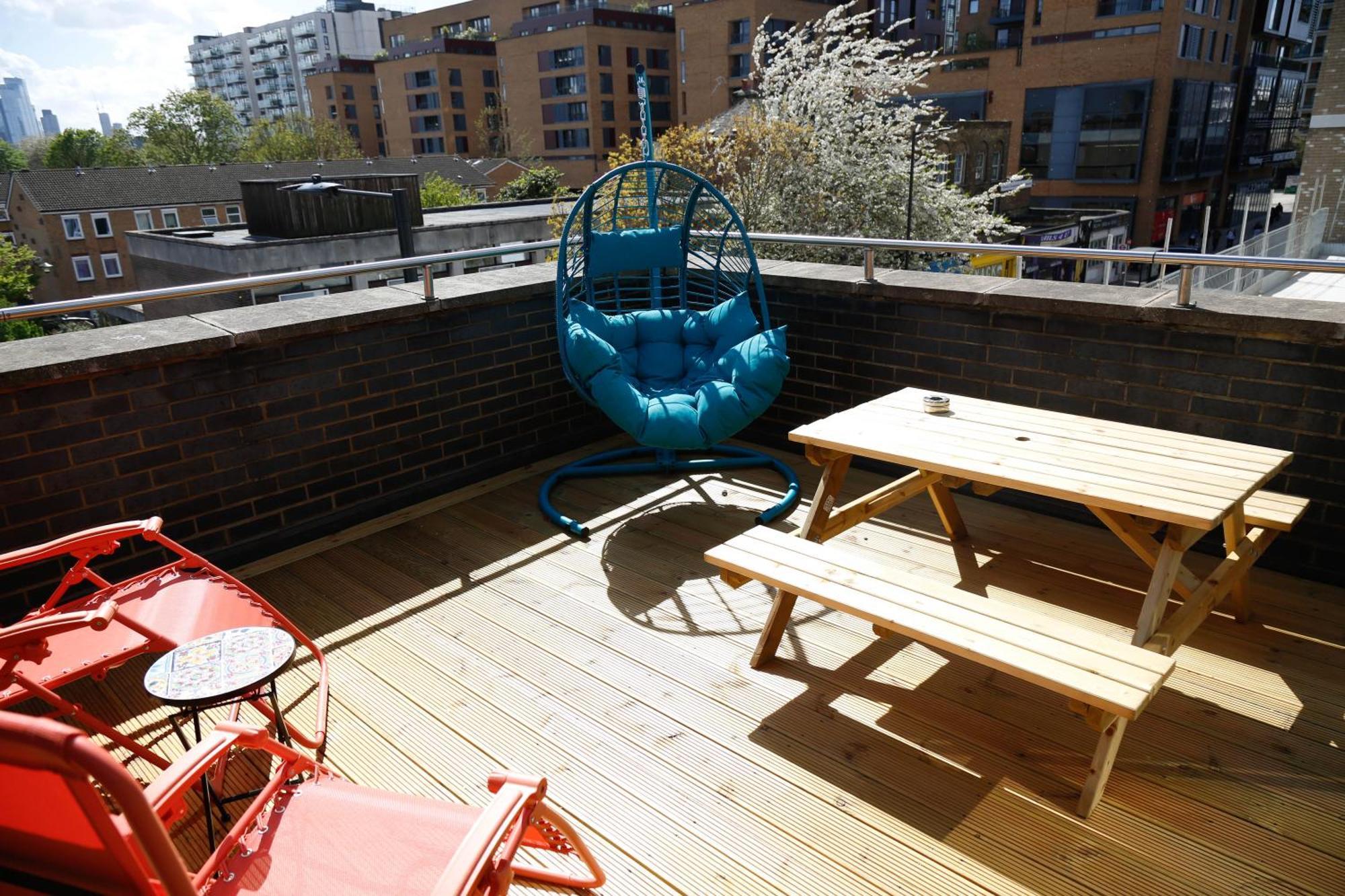 New Luxury Apartments In Central Location Next To Shops, Cafes, Bars & Metro Londres Exterior foto