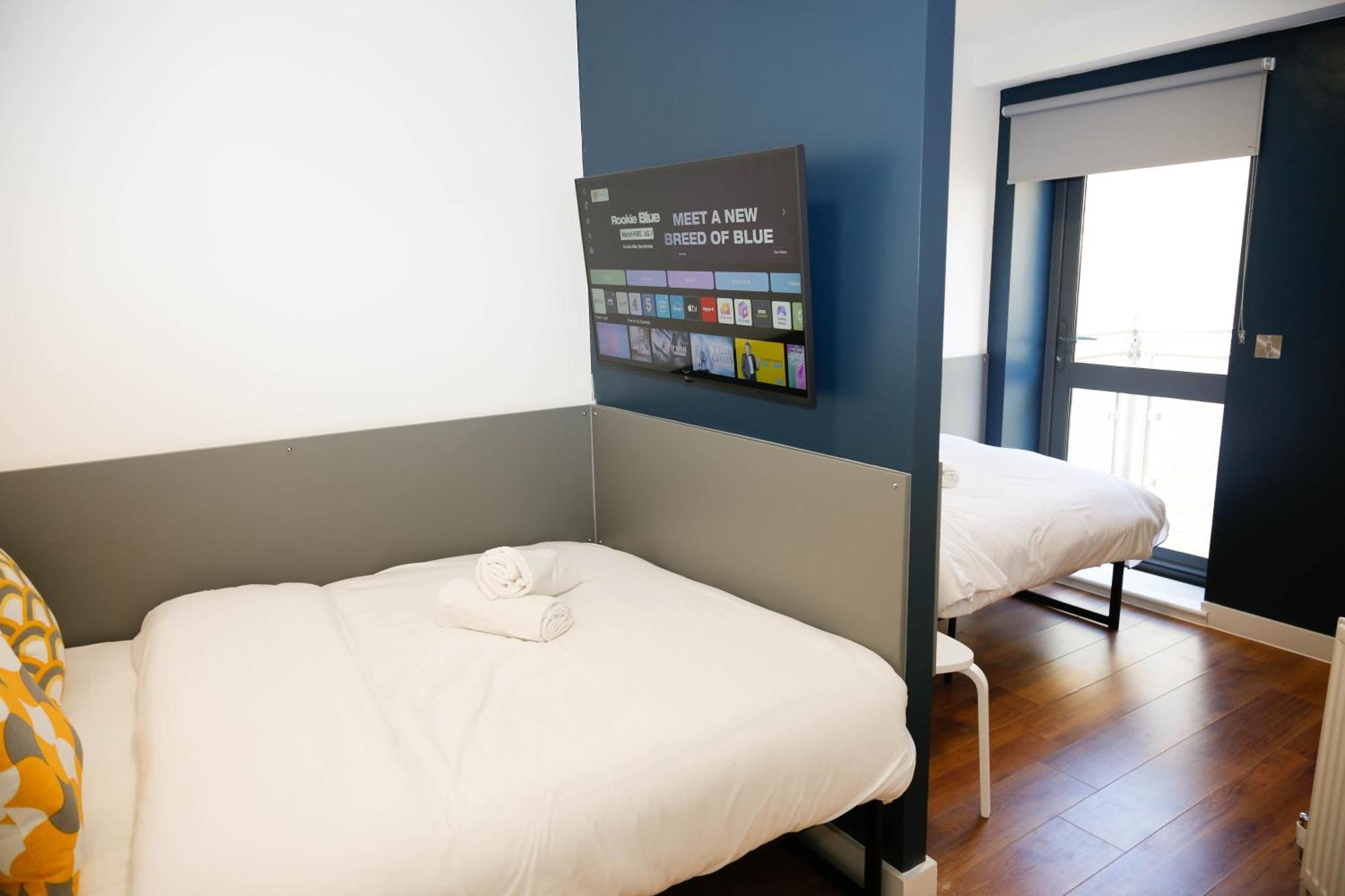 New Luxury Apartments In Central Location Next To Shops, Cafes, Bars & Metro Londres Exterior foto